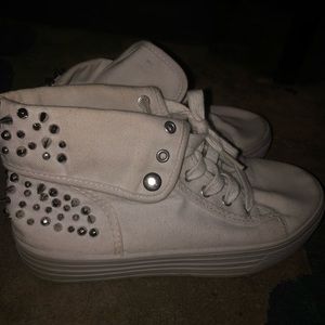 Studded white canvas sneakers. Women’s Size 7.